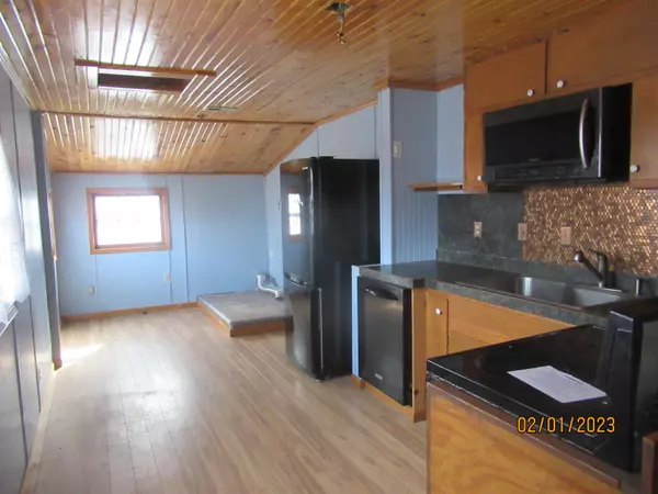 Belle Plaine, KS 67013,302 N Logan St