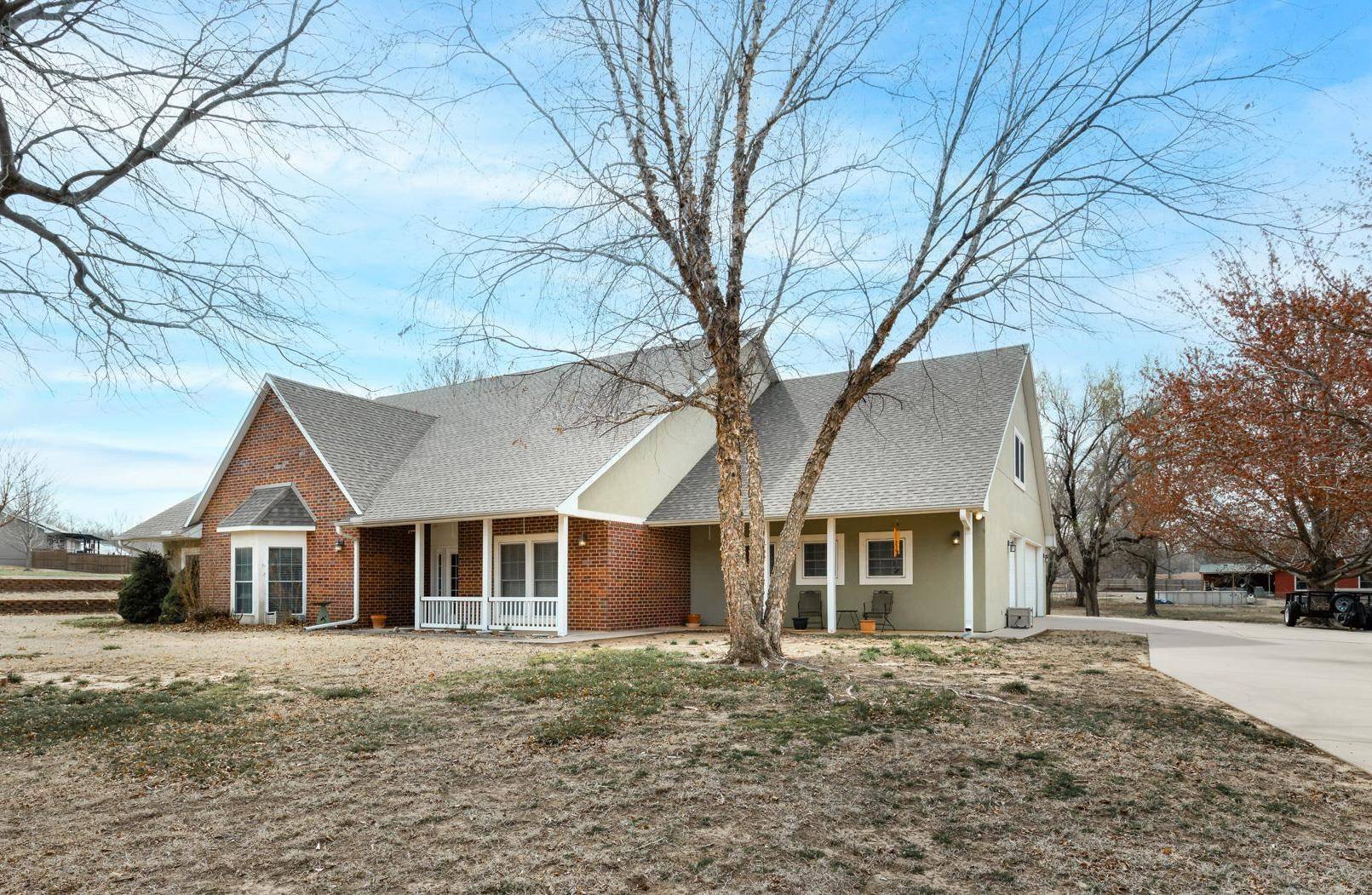 1923 Eastridge Dr, Arkansas City, KS 67005