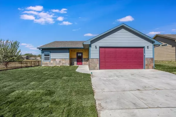 5033 S Osage Cir, Wichita, KS 67217