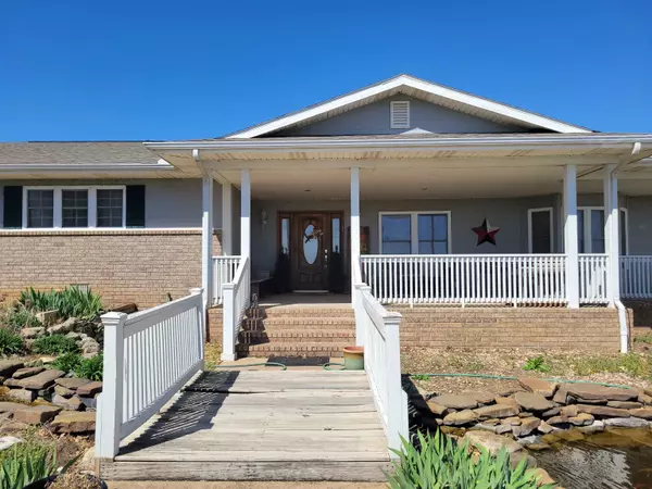 4417 S Pike Rd,  Winfield,  KS 67156
