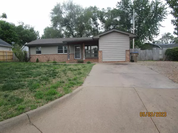 1813 E Homewood St, Park City, KS 67219