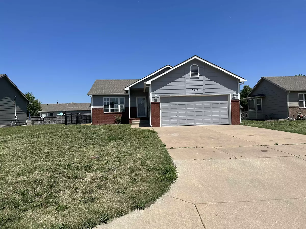 Haysville, KS 67060,720 E Greenwood Ct