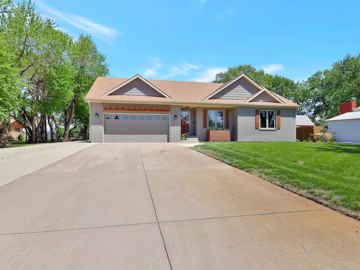 Mulvane, KS 67110,1 Louis Dr