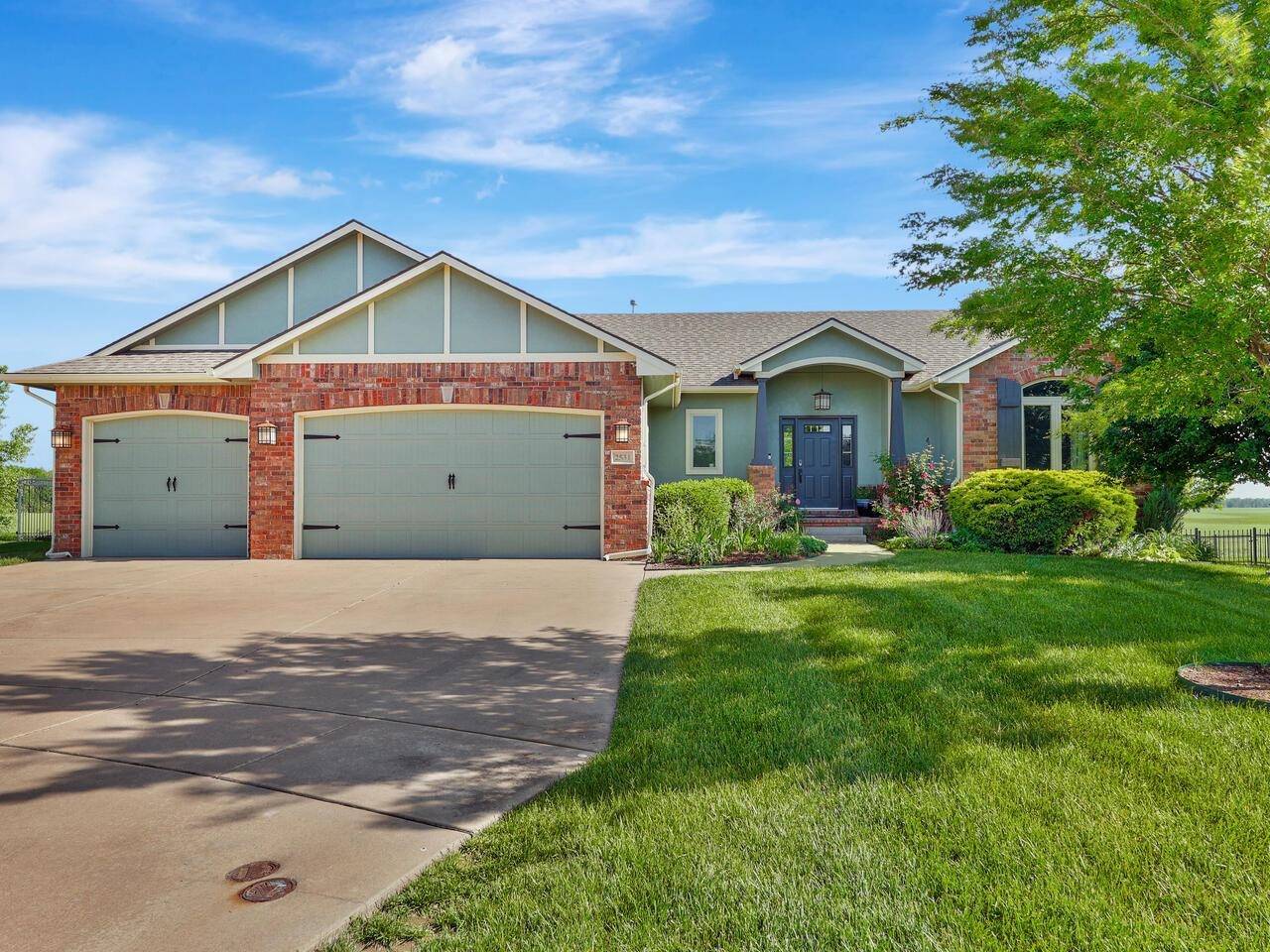 2531 N Ridgehurst Ct, Wichita, KS 67228