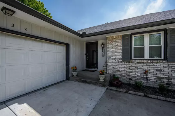 Wichita, KS 67226,2322 N Inwood Cir