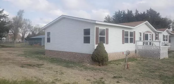 Sharon Springs, KS 67758,511 S Boeke