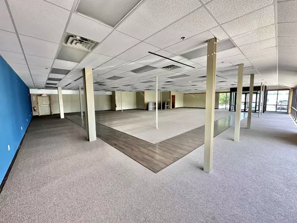 Lawrence, KS 66046,1516 W 23rd Street