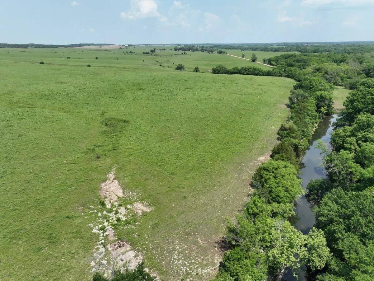 000 192ND RD, Winfield, KS 67156