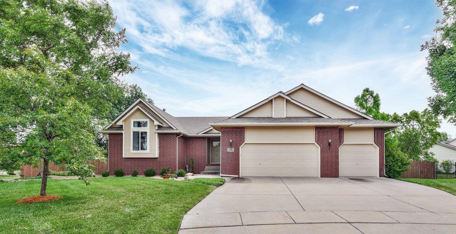 1403 Northpointe Ct, Andover, KS 67002