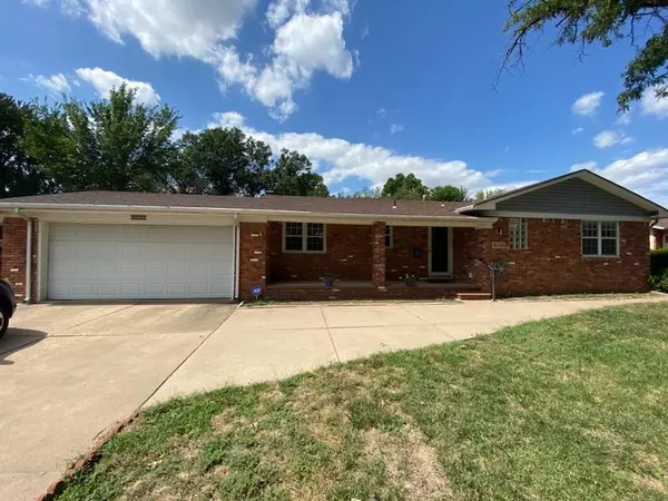 9130 W Suncrest, Wichita, KS 67212