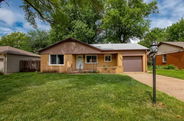 1145 N Derby Ave, Derby, KS 67037