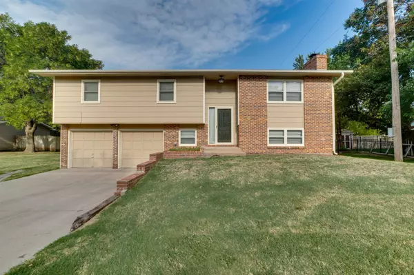 1011 Grandview Ave, Newton, KS 67114