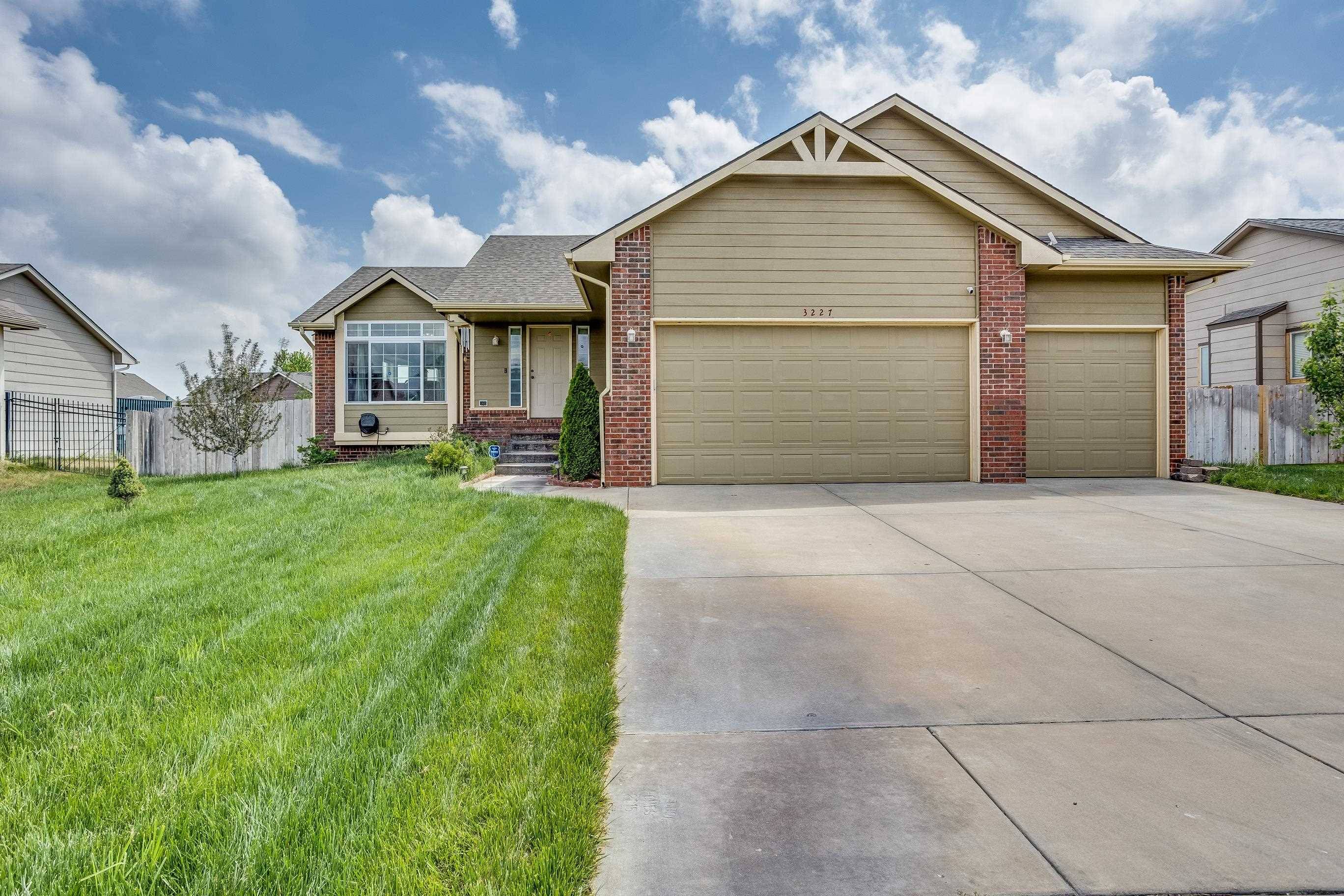 3227 S Blue Lake Ct, Wichita, KS 67215