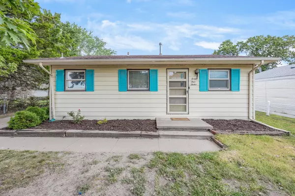 4412 W Douglas Ave, Wichita, KS 67212