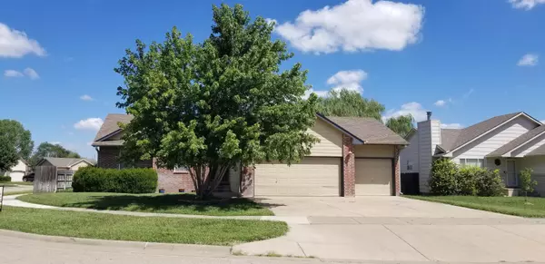 840 S Sunset Cir, Andover, KS 67002