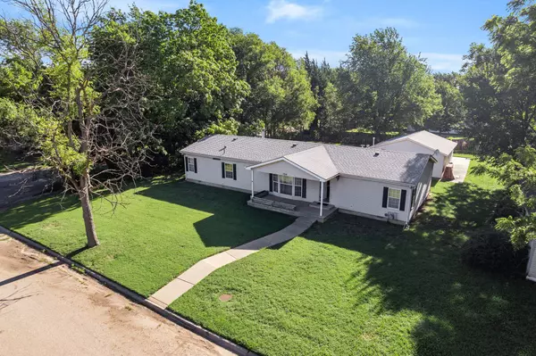 Mount Hope, KS 67108,324 N Daily St