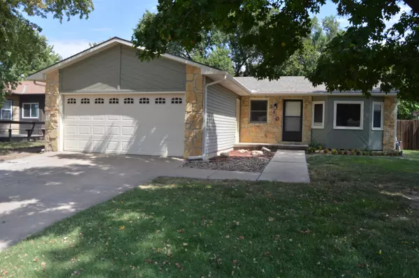 310 S Maple Ln, Wichita, KS 67209