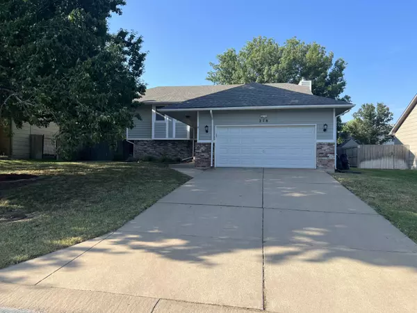 218 E Oak Meadows Rd, Derby, KS 67037