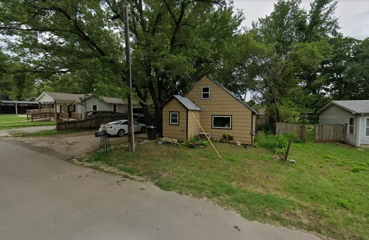 Augusta, KS 67010,413 E 14th