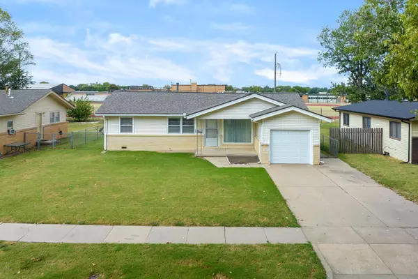 2527 S Fern Ave, Wichita, KS 67217