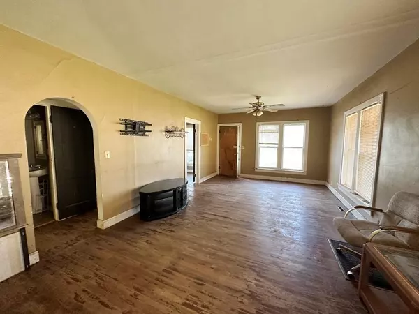 Medicine Lodge, KS 67104,303 W Kansas