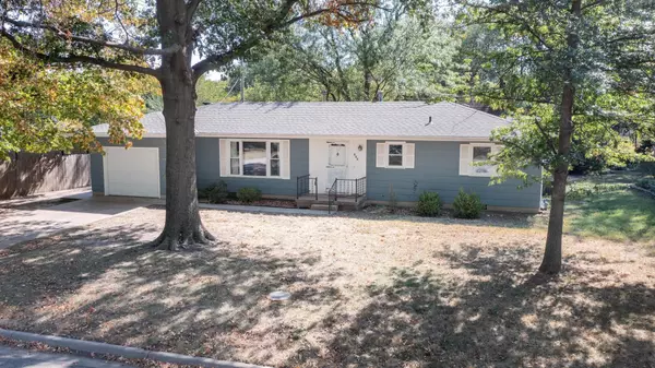 205 W 26th St, North Newton, KS 67117