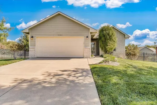 2143 E Quail Hollow, Derby, KS 67037