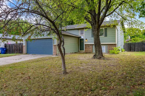 5530 S Topeka Cir, Wichita, KS 67216