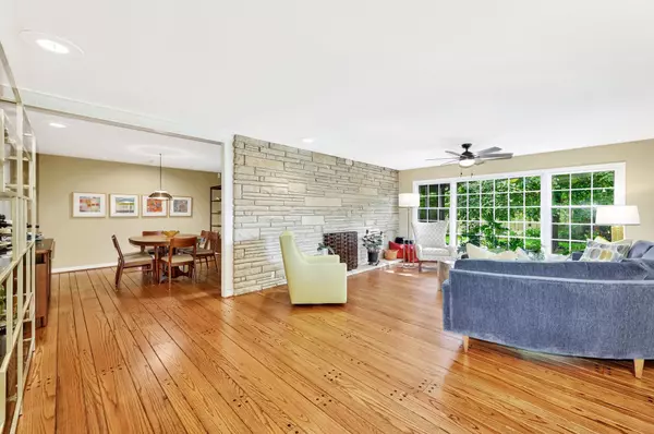 Eastborough, KS 67207,15 E English