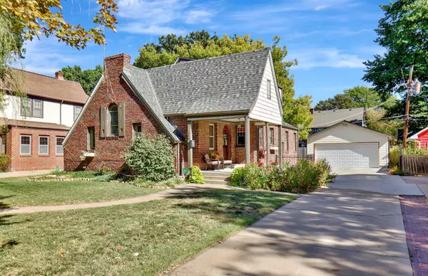 216 S Crestway, Wichita, KS 67218