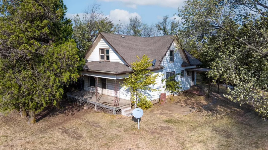 14800 W 71st St S, Clearwater, KS 67026
