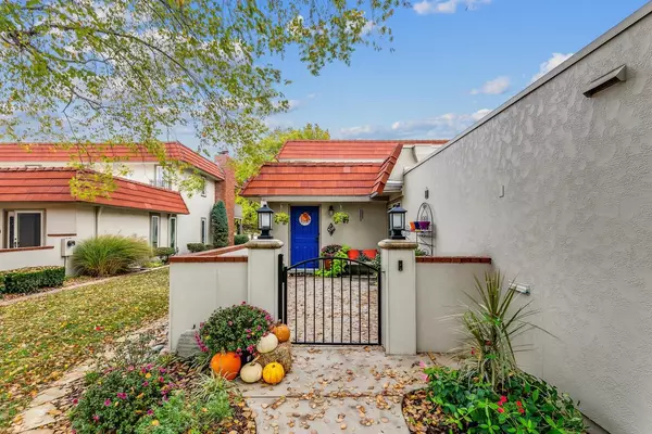 Wichita, KS 67230,57 E Via Verde