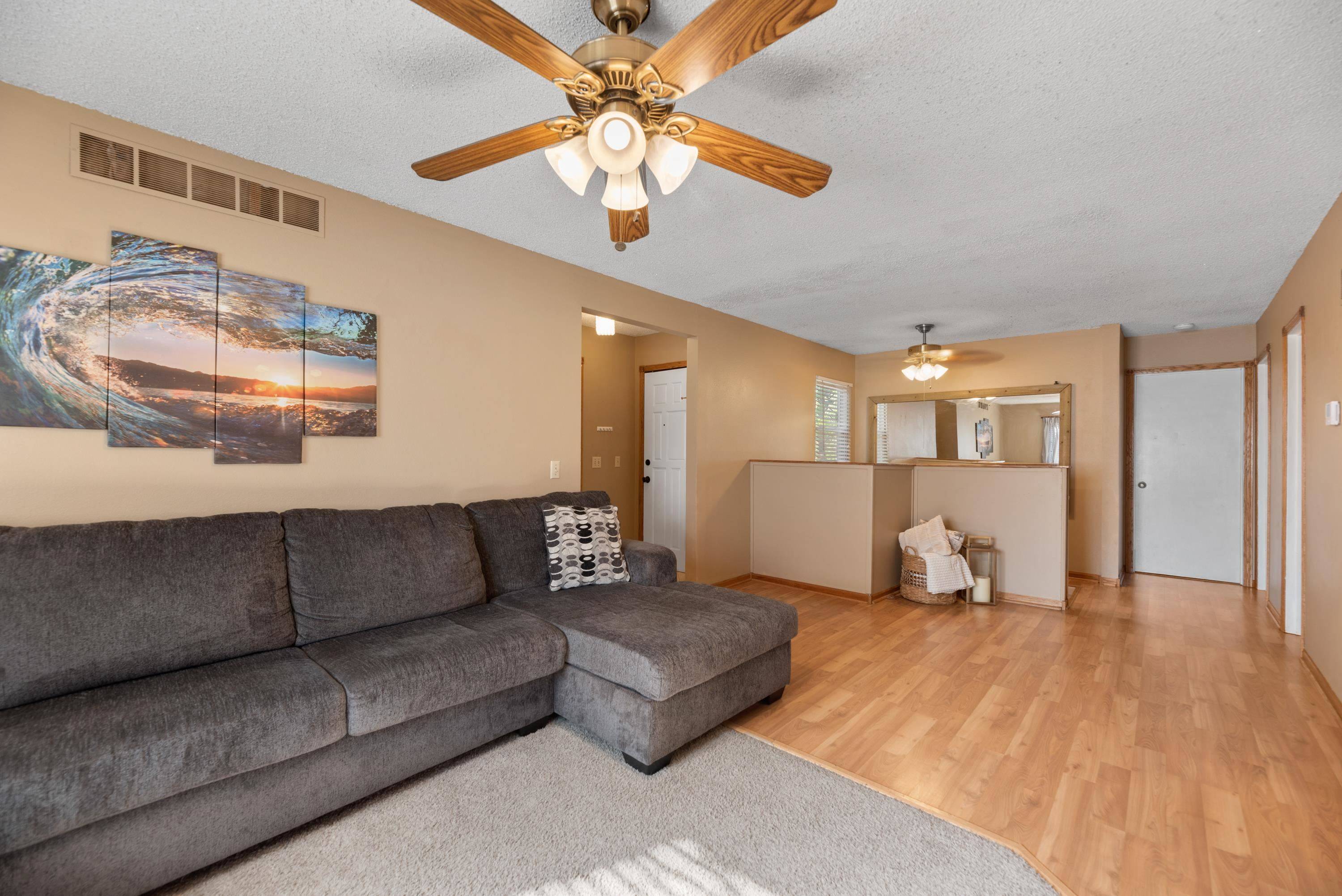 Park City, KS 67219,6220 N Longmont St