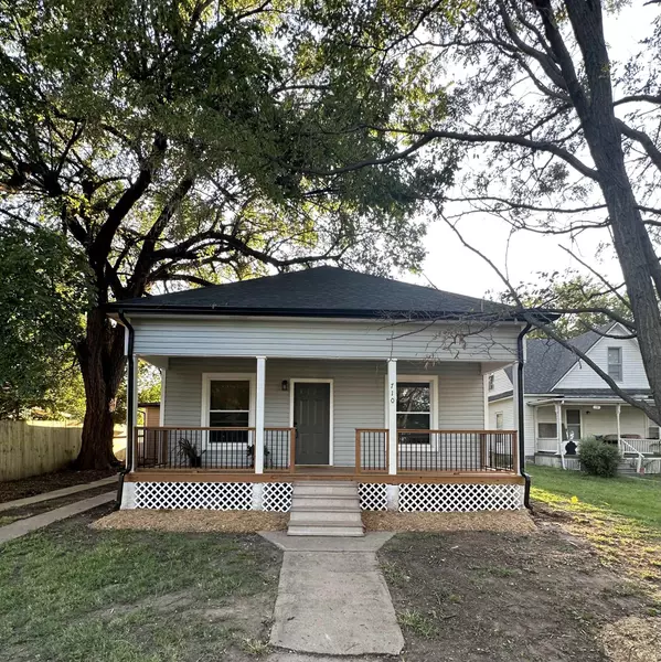 710 N Blaine St, Wellington, KS 67152
