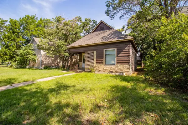 Wichita, KS 67213,1028 W Dayton St