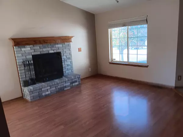 Newton, KS 67114,345 Victoria Ct