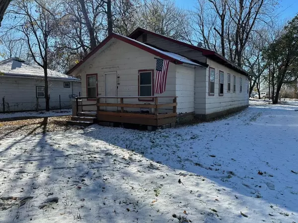 1305 S B St, Arkansas City, KS 67005