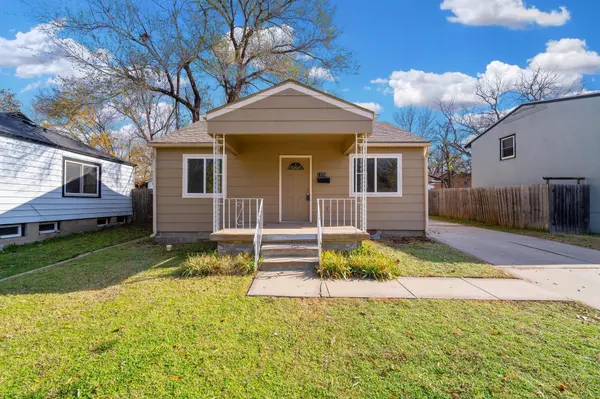 1220 Henry St, Augusta, KS 67010