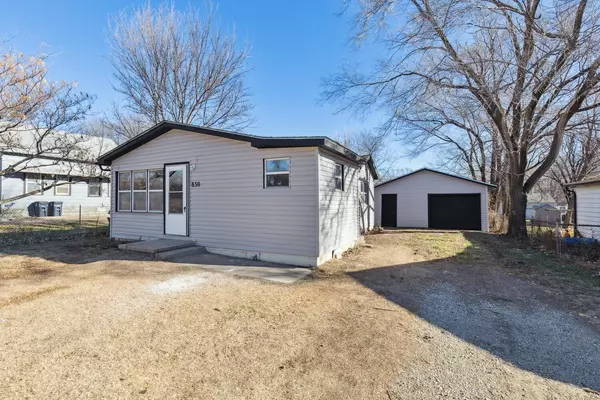 830 N Topeka St, El Dorado, KS 67042