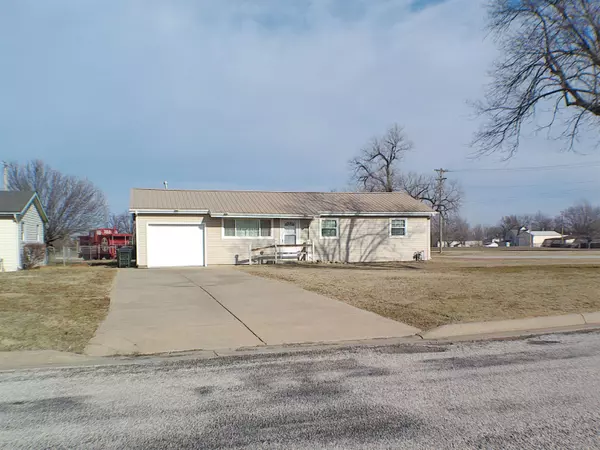 102 W Lewis,  Udall,  KS 67146