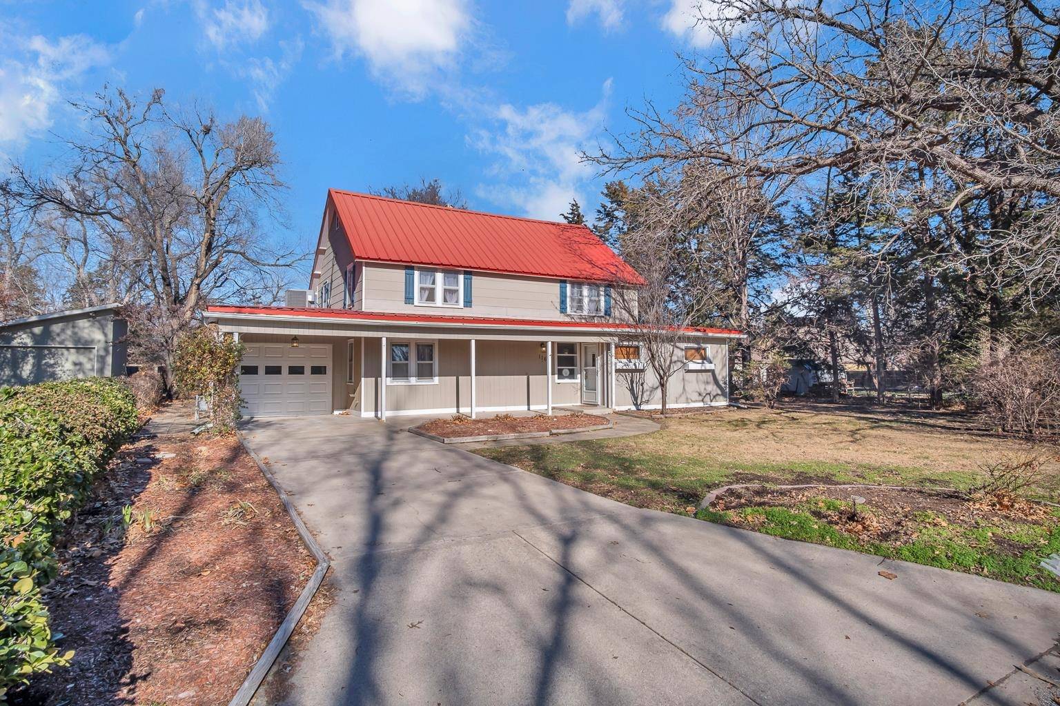 North Newton, KS 67117,116 W 26th St