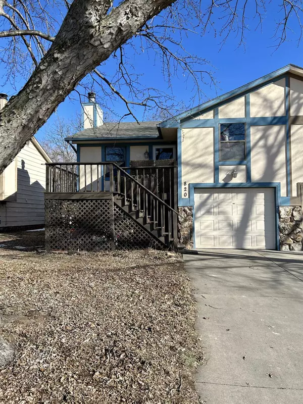 820 N Sumac Rd, Derby, KS 67037-3537