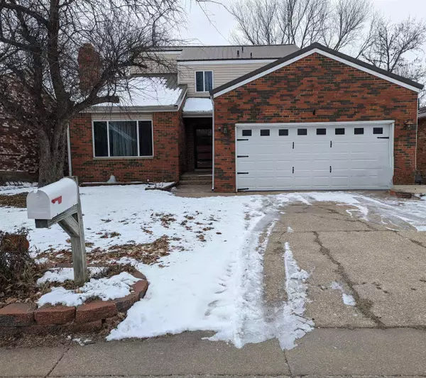 2015 N Dragonfly Dr, El Dorado, KS 67042