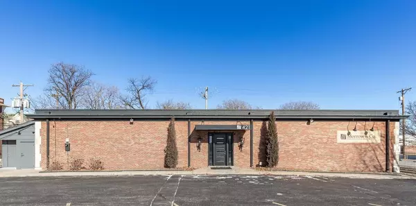 421 E 3rd St N, Wichita, KS 67202