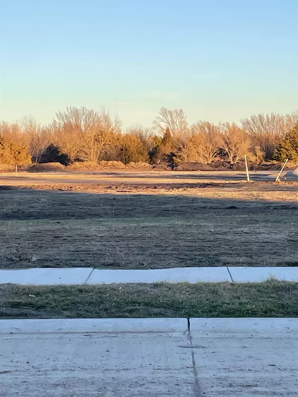 1204 Main, Halstead, KS 67056