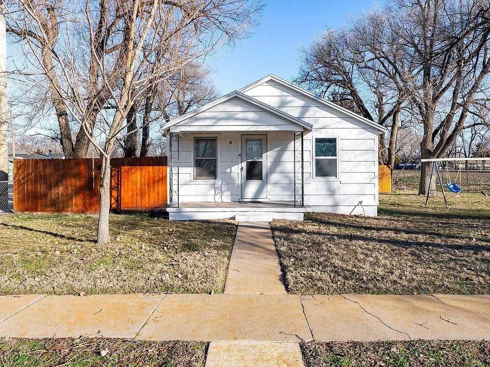 Hutchinson, KS 67501,1400 E 6th Ave
