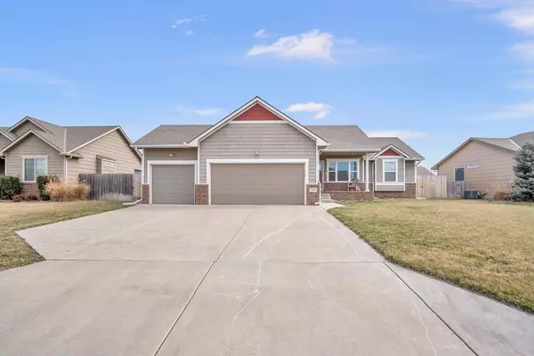 Newton, KS 67114,302 Springlake Ct