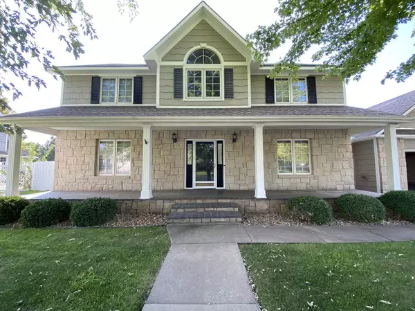 4129 Charleston Ave, Hutchinson, KS 67502