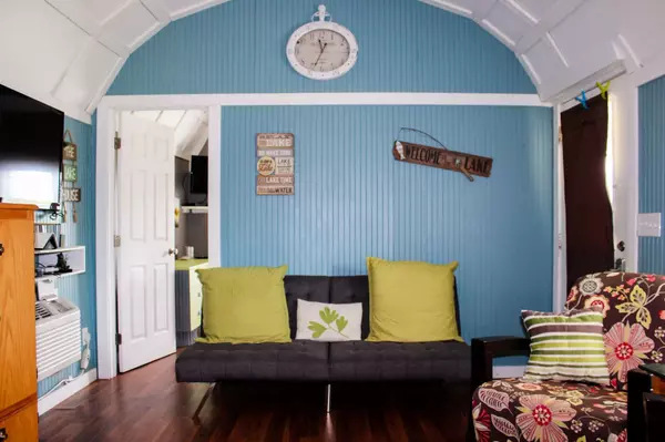 Toronto, KS 66777,264 Lakeshore Rd