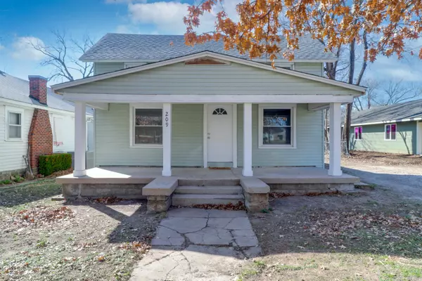 209 W Olive, El Dorado, KS 67042